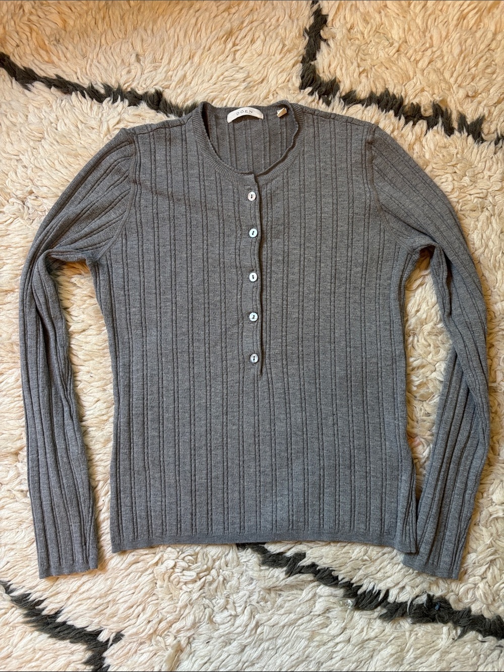 Doen Light Gray Ribbed Button-Front Top - Picture 7 of 17